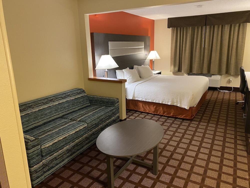 Americinn By Wyndham Hudson Ngoại thất bức ảnh