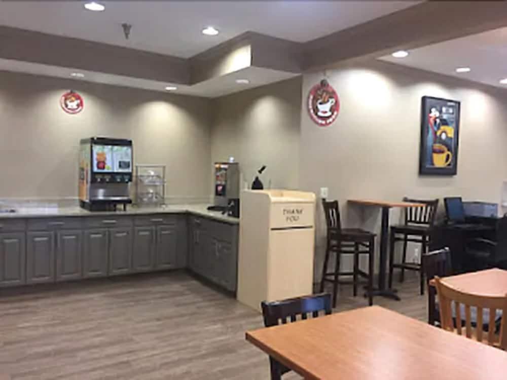 Americinn By Wyndham Hudson Ngoại thất bức ảnh