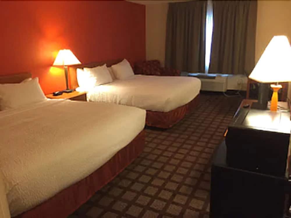 Americinn By Wyndham Hudson Ngoại thất bức ảnh