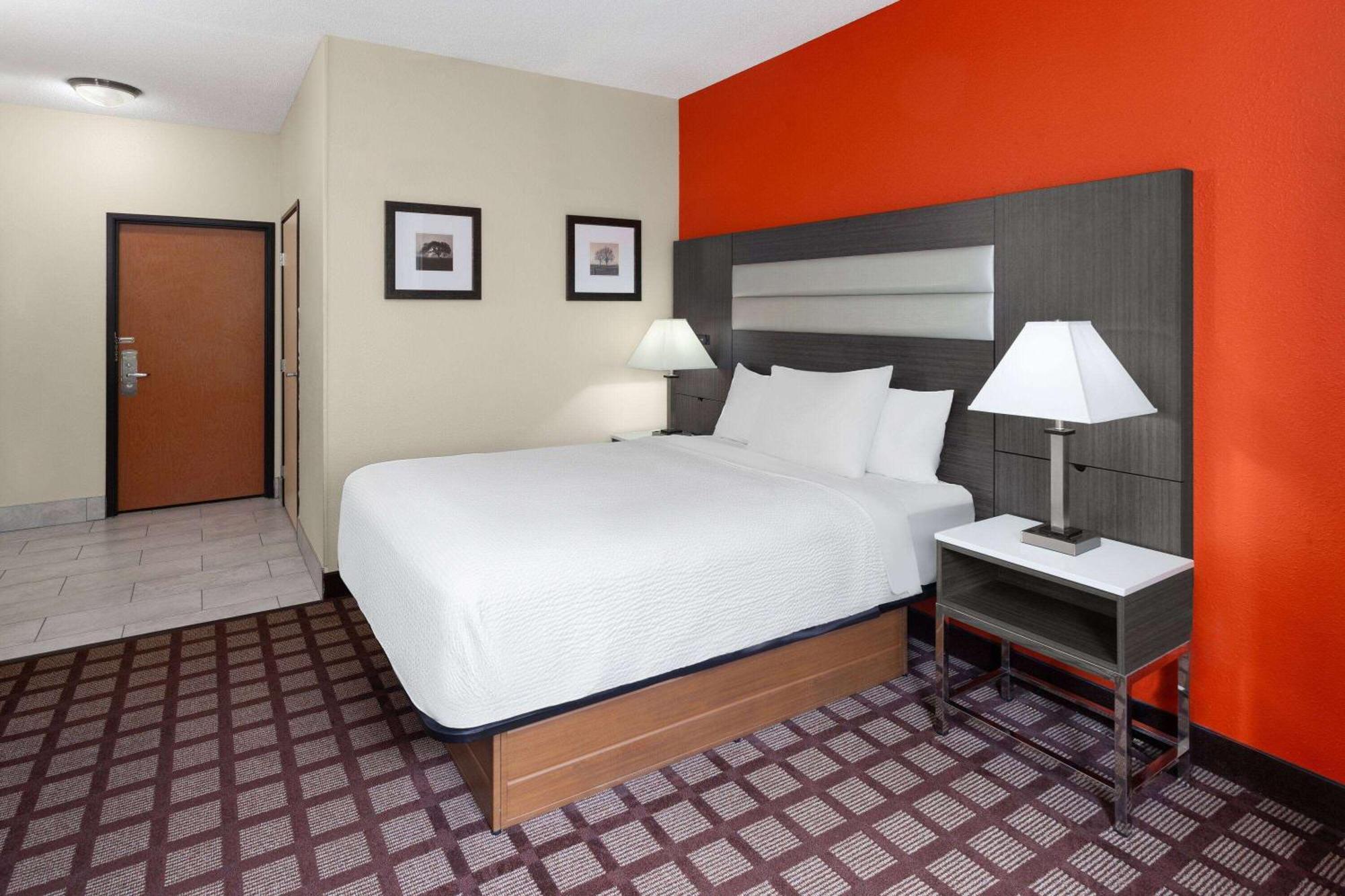 Americinn By Wyndham Hudson Ngoại thất bức ảnh