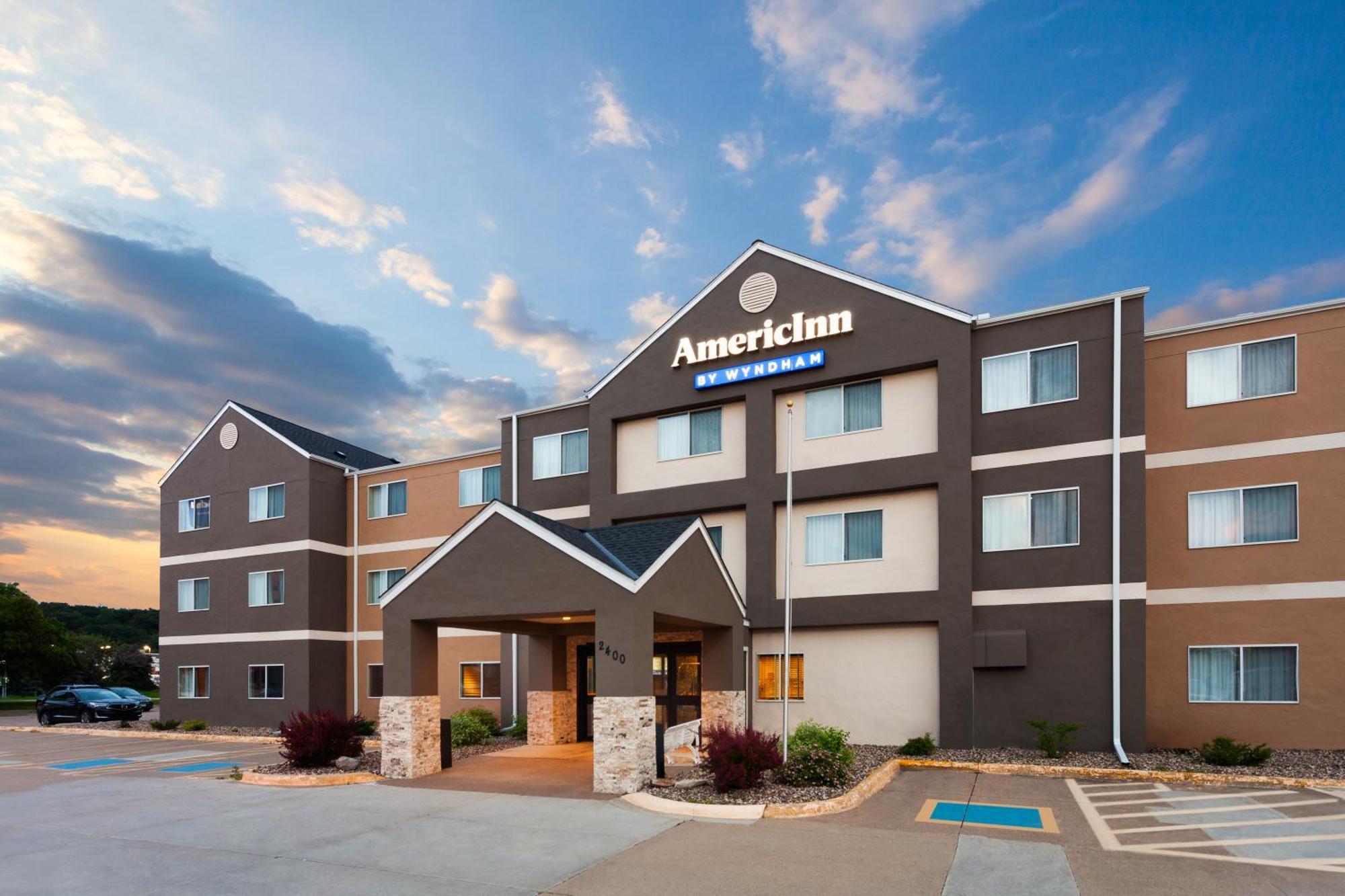 Americinn By Wyndham Hudson Ngoại thất bức ảnh