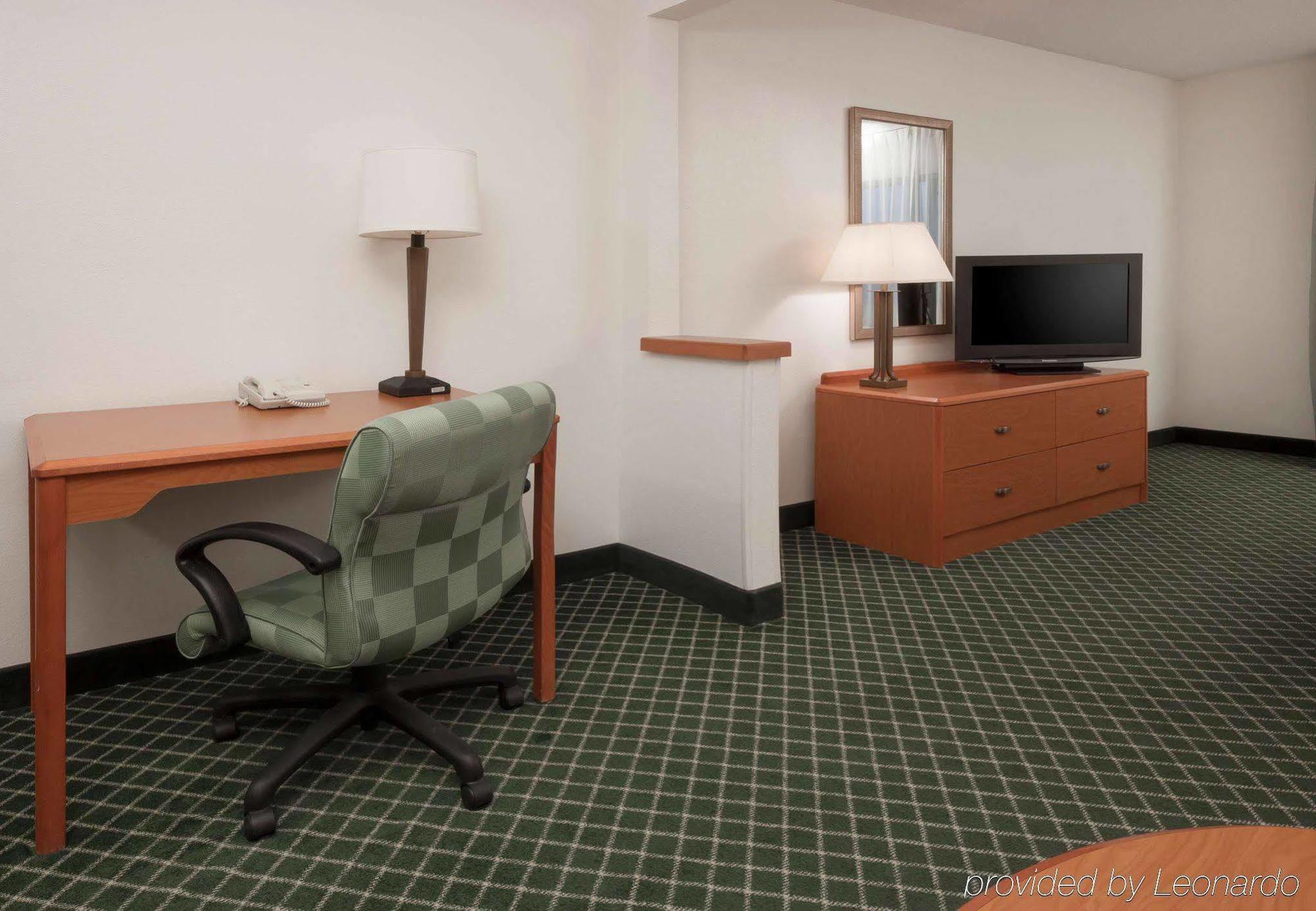 Americinn By Wyndham Hudson Ngoại thất bức ảnh